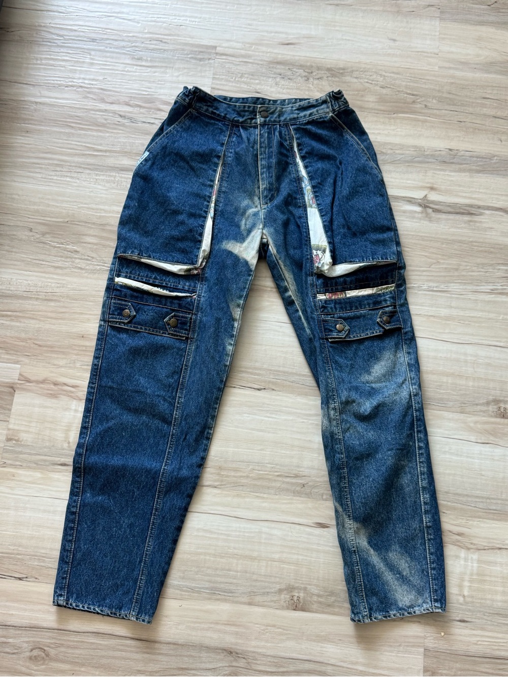 Rare VTG 80s Women’s Gasoline Jeans Comic Strip Accented Pockets/Snap Buttons.